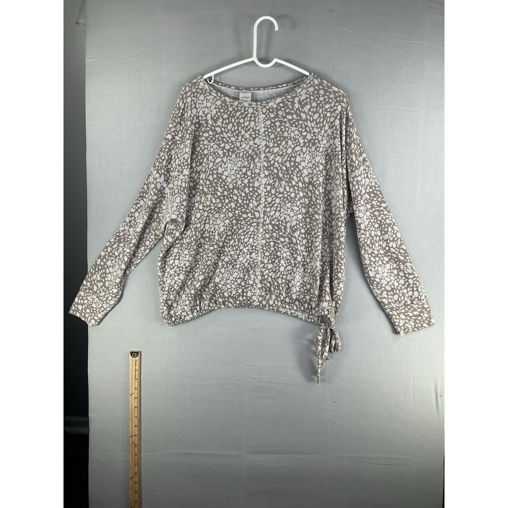 Kaileigh Women's Small Gray Animal Print Long Sleeve Top Tie Hem